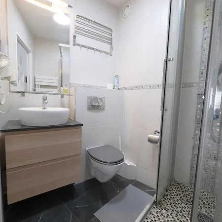 Appartamento Stylish 4br Balcony - Metro Bastille 3min